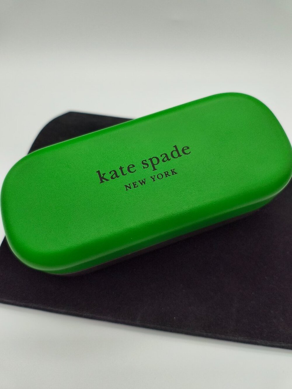 Kate Spade Green/Brown Eyeglass Case – Hard Shell READ